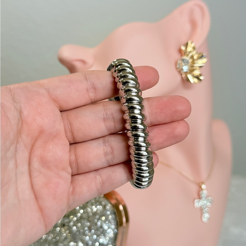 ⚜️ Silver Stretch Bracelet